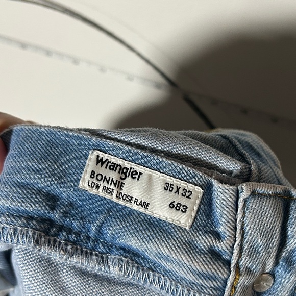 NEW Wrangler Bonnie Low Rise Loose Flare Distressed Light Blue Jeans, 35x32 - Picture 6 of 10